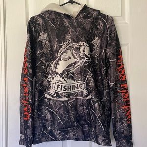 Bass Fishing Camo performance sweatshirt men’s medium, runs small